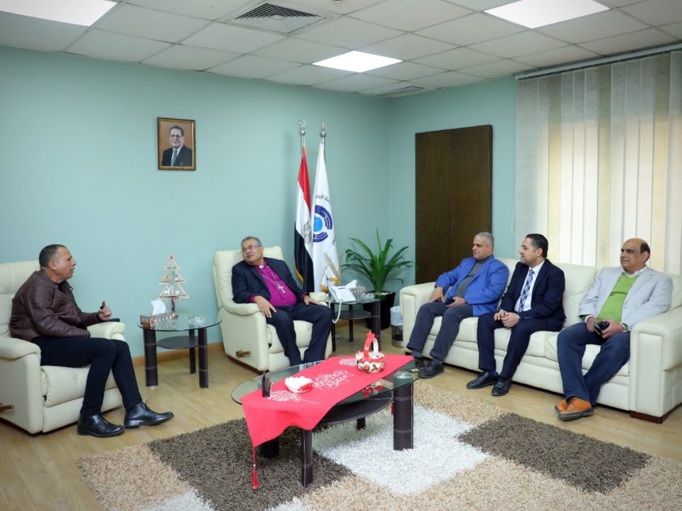 مشروع تنفيذ ٣٠٠ مشتل لتجميل القاهرة بالتعاون بين الهيئة الإنجيلية وهيئة نظافة وتجميل القاهرة (2)