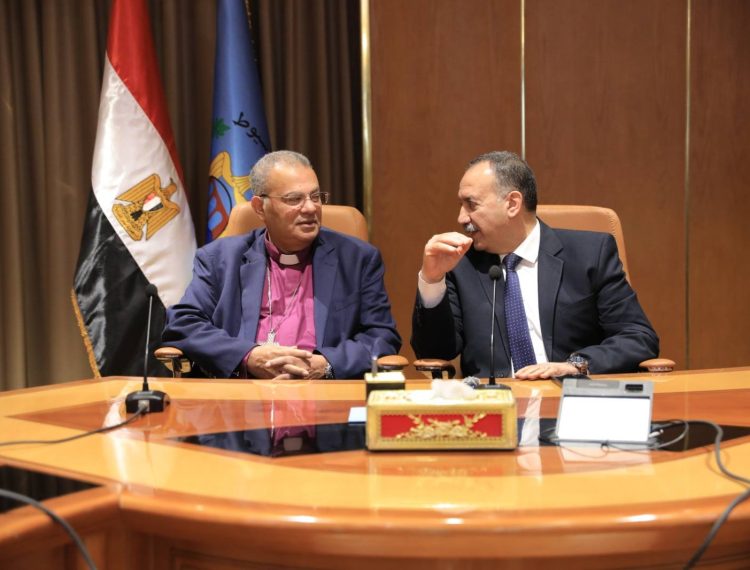 300كرسي محافظ اسيوط (12)