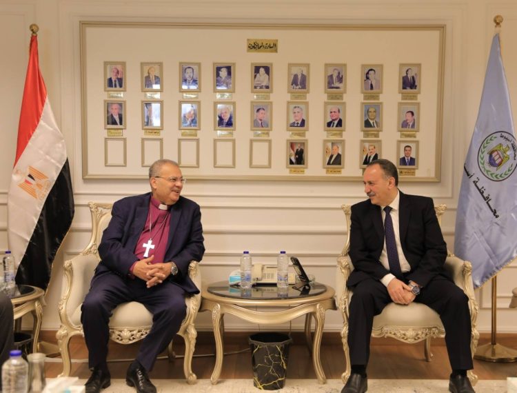 300كرسي محافظ اسيوط (15)