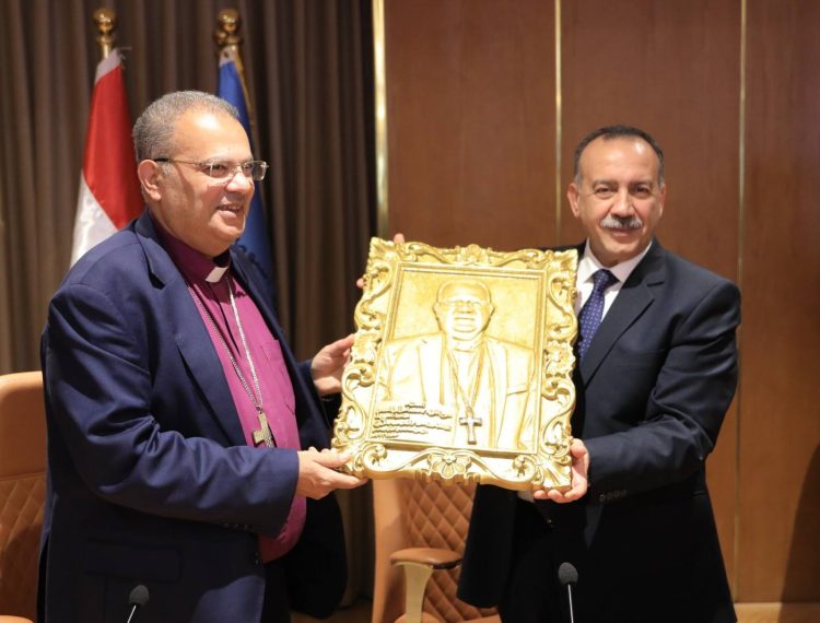 300كرسي محافظ اسيوط (7)