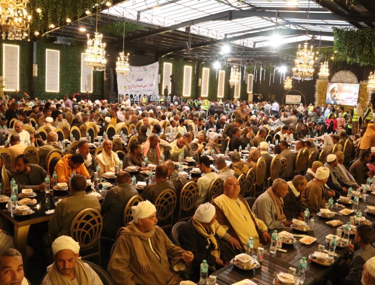 الهيئة تنظم إفطار جماعي في عدد 8 محافظات على مدار شهر رمضان (17)
