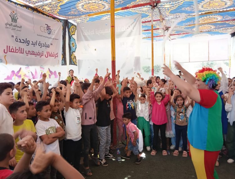 ايد واحدة (6)