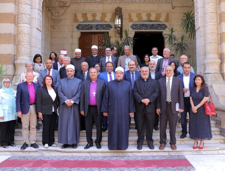 رئيس الإنجيلية وأعضاء الحوار العربي الأوروبي في ضيافة الدكتور مختار جمعة وزير الأوقاف