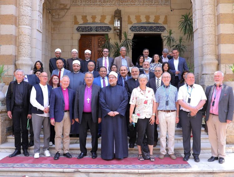 رئيس الإنجيلية وأعضاء الحوار العربي الأوروبي في ضيافة الدكتور مختار جمعة وزير الأوقاف2