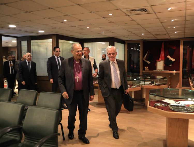 رئيس الطائفة الإنجيلية يستقبل القائم بالأعمال والملحق السياسي بالسفارة الأمريكية بالقاهرة (5)