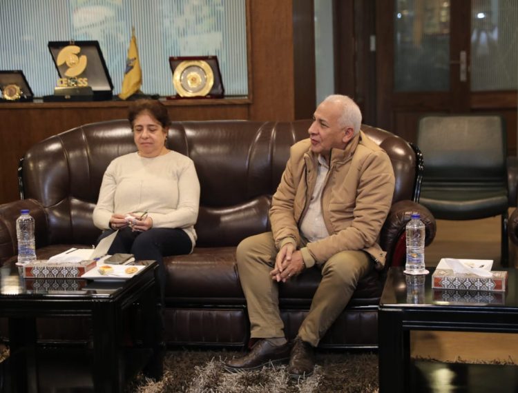 رئيس الطائفة الإنجيلية يستقبل محافظ أسيوط (4)