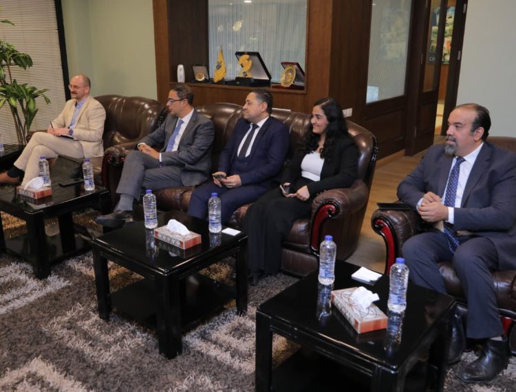 رئيس الطائفة الإنجيلية يستقبل مفوض الحكومة الألمانية وسفير ألمانيا (11)